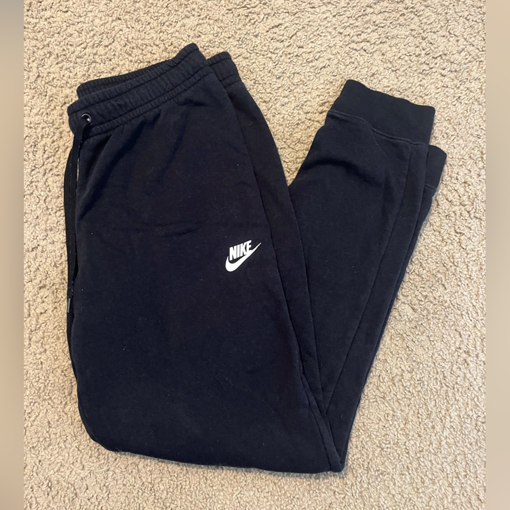 Nike Black women’s Swoosh Jogger Sweatpants (never worn)